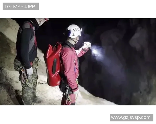 成都极限运动队团队协作引发热议运动员间的默契与争议交织探讨