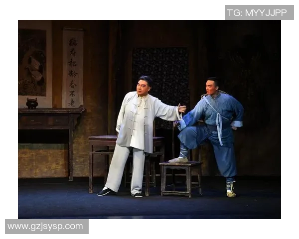 足球明星与京剧的奇妙碰撞精彩视频展现传统艺术与现代体育的完美融合