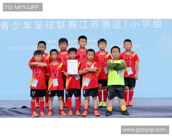 南京足球队荣登灵活性排行榜第二名展现出色团队实力与潜力