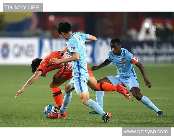 广州与武汉足球队对决赛后分析:比赛节奏与战术执行的深度探讨 广州与武汉足球队对决赛后分析:比赛节奏与战术执行的深度探讨